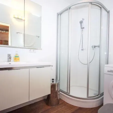 Cozy W A View & Own Garden Lägenhet *