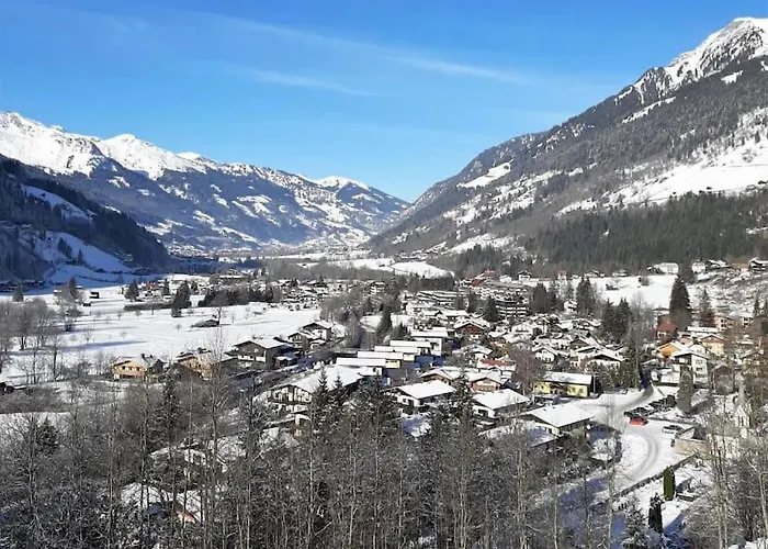 Cozy W A View & Own Garden Lägenhet