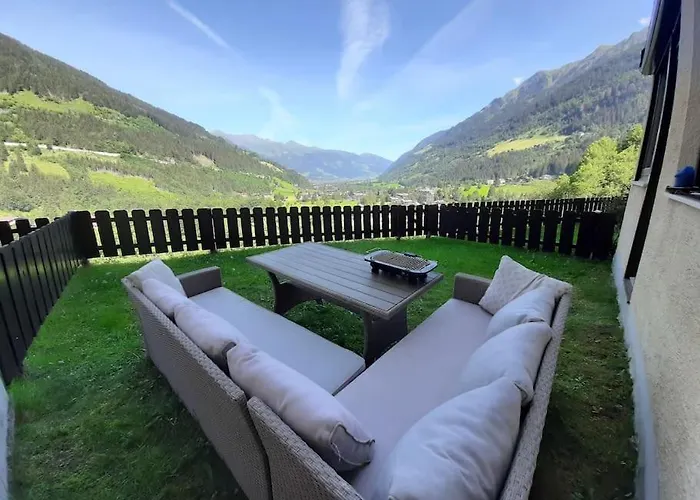 Cozy W A View & Own Garden Lägenhet Bad Gastein